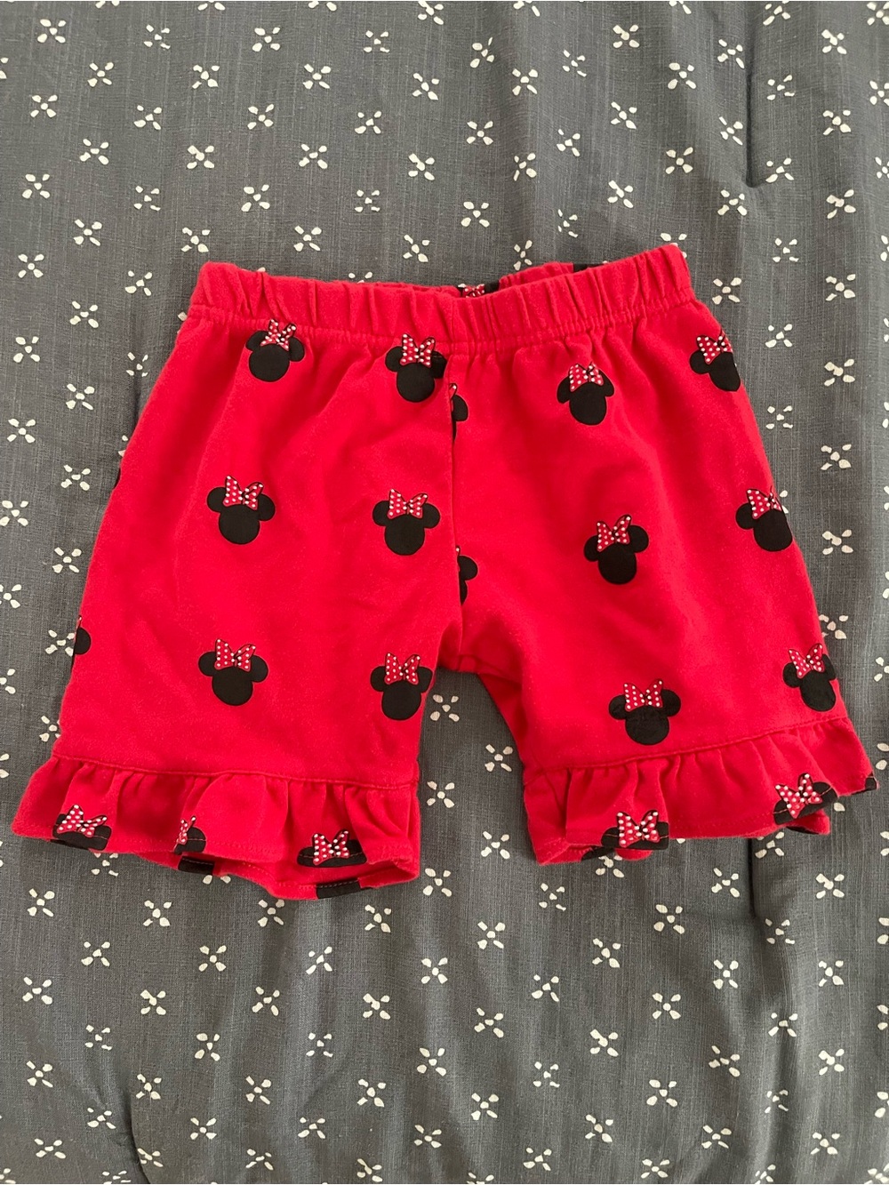 Red Girls Ruffle Hem Shorts with Minnie Mouse Print smockadot 4/5